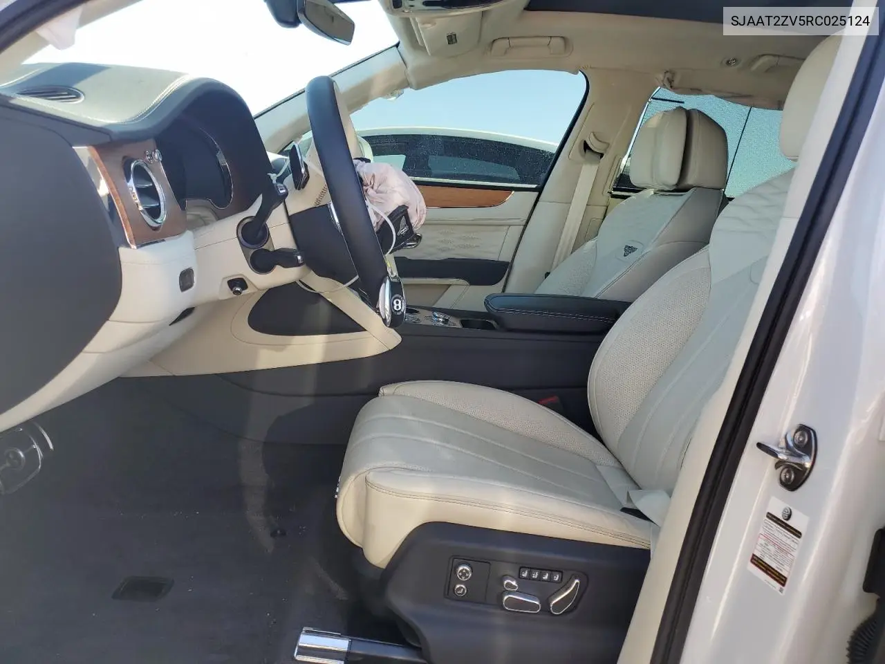 Auction sale of the 2024 Bentley Bentayga , vin: SJAAT2ZV5RC025124, lot number: 66680755