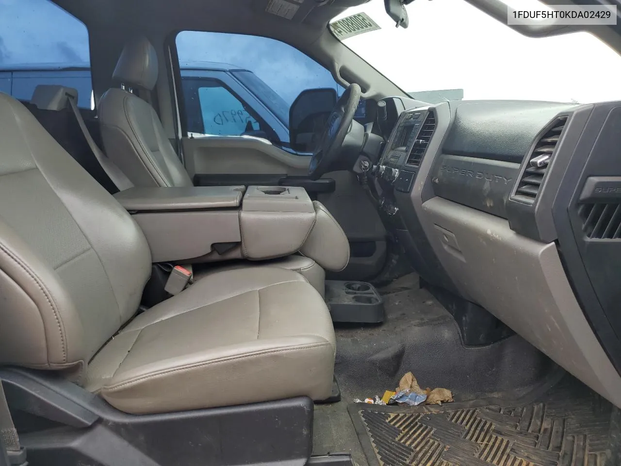 Auction sale of the 2019 Ford F550 , vin: 1FDUF5HT0KDA02429, lot number: 50088074
