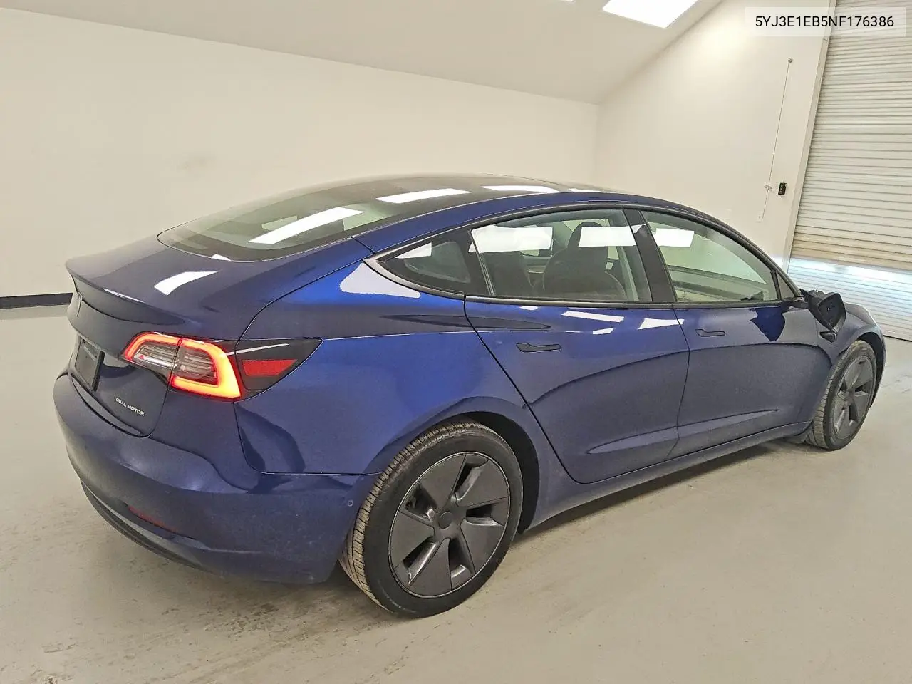 Auction sale of the 2022 Tesla Model 3 , vin: 5YJ3E1EB5NF176386, lot number: 65493976
