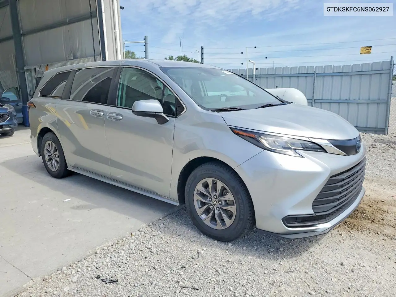 Auction sale of the 2022 Toyota Sienna , vin: 5TDKSKFC6NS062927, lot number: 57409966