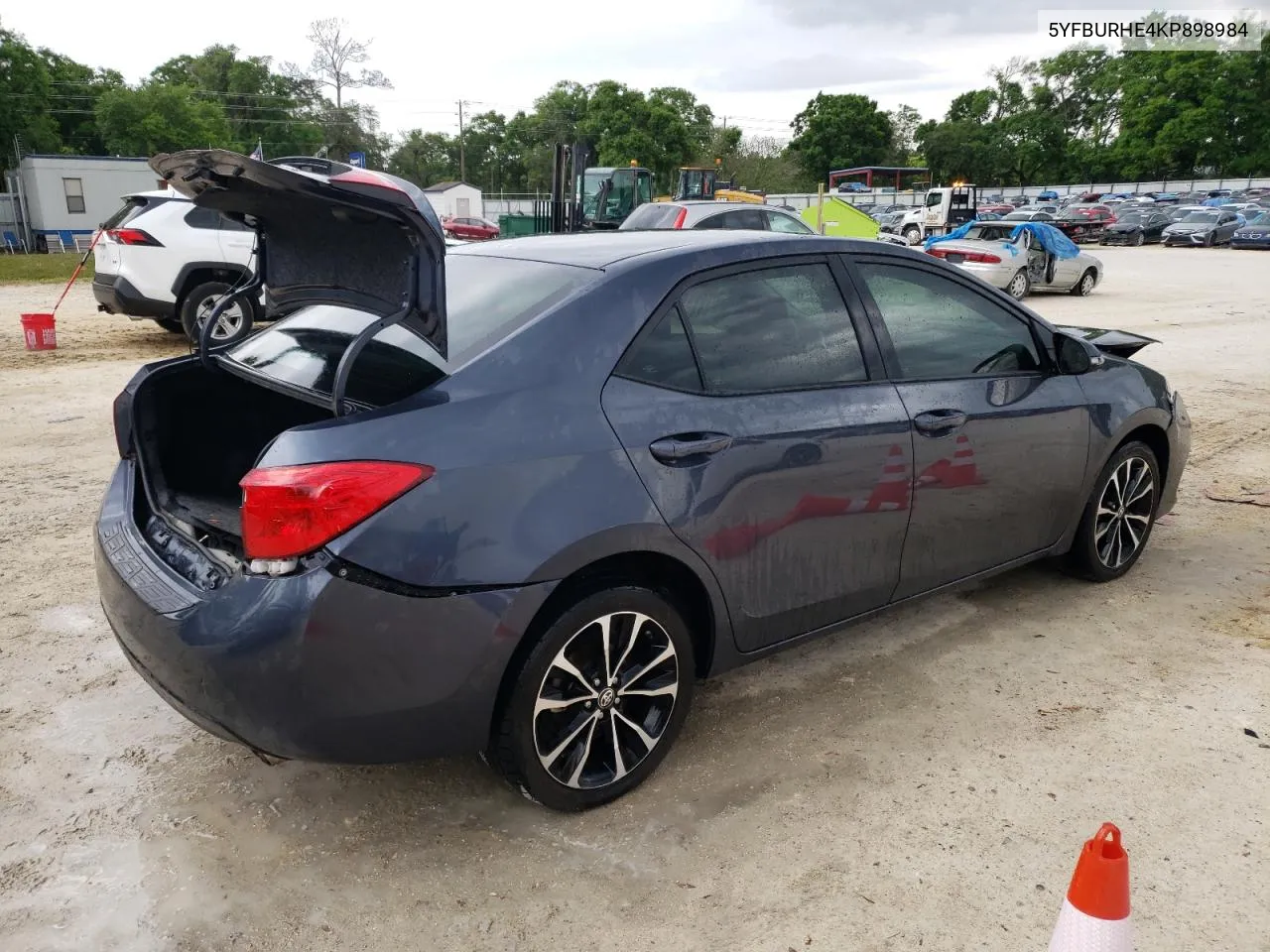 Auction sale of the 2019 Toyota Corolla , vin: 5YFBURHE4KP898984, lot number: 48050784