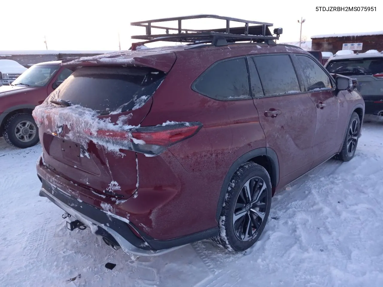 Auction sale of the 2021 Toyota Highlander , vin: 5TDJZRBH2MS075951, lot number: 82521913