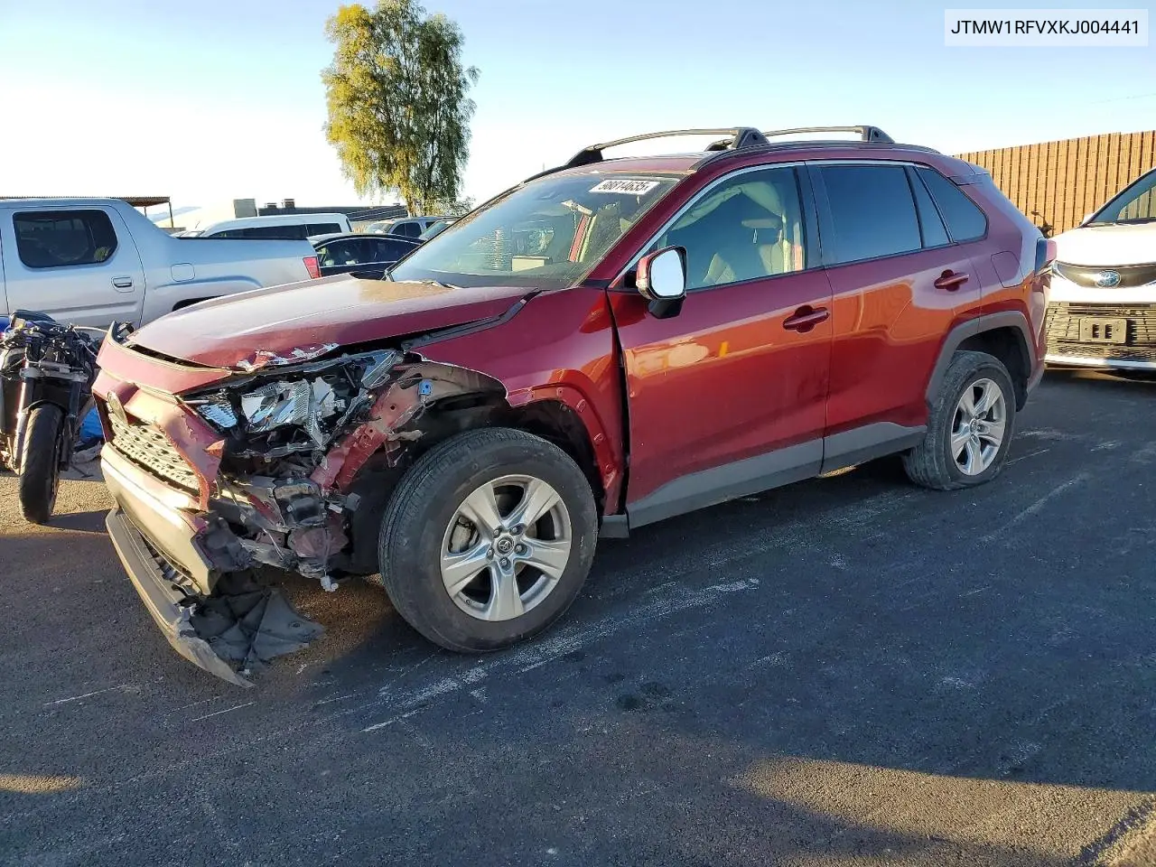 Auction sale of the 2019 Toyota RAV 4 , vin: JTMW1RFVXKJ004441, lot number: 98814635