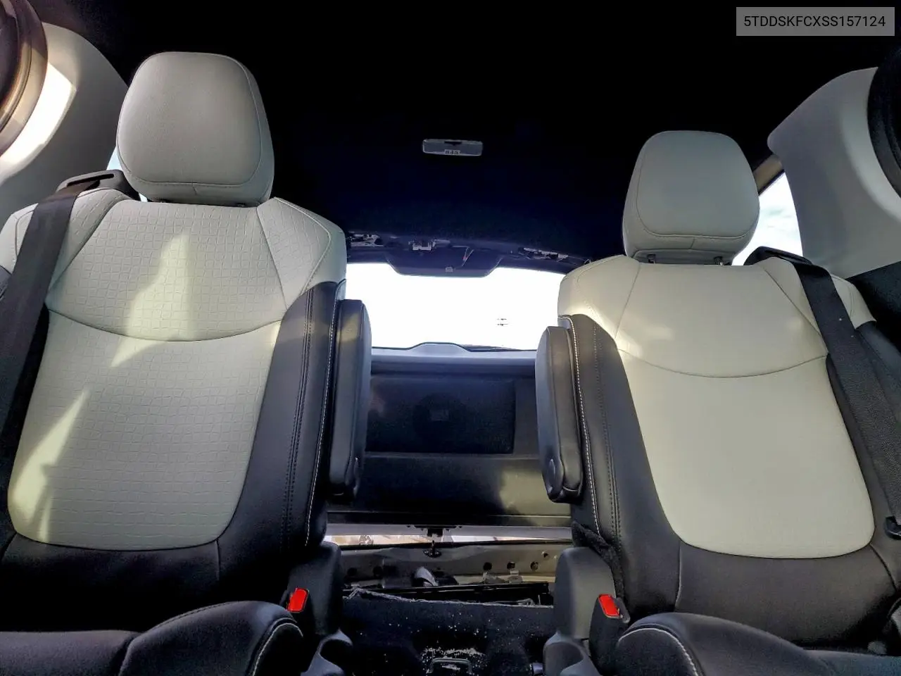 Auction sale of the 2025 Toyota Sienna , vin: 5TDDSKFCXSS157124, lot number: 97735115
