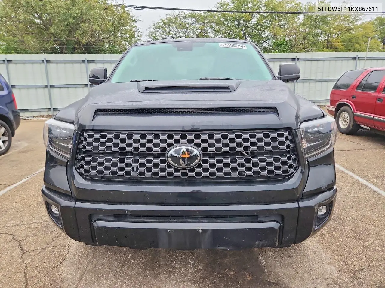Auction sale of the 2019 Toyota Tundra , vin: 5TFDW5F11KX867611, lot number: 70100786