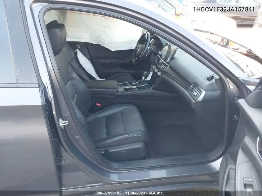 Auction sale of the 2018 Honda Accord , vin: 1HGCV1F32JA157841, lot number: 37998182
