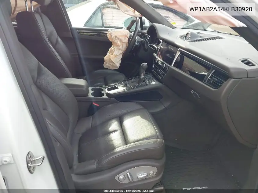 Auction sale of the 2019 Porsche Macan , vin: WP1AB2A54KLB30920, lot number: 43895095