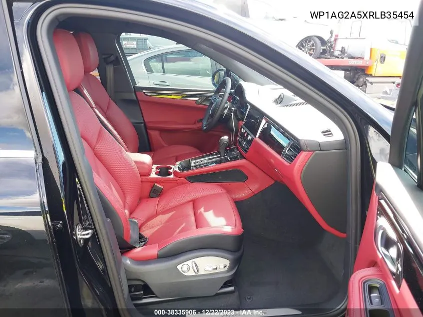 Auction sale of the 2024 Porsche Macan , vin: WP1AG2A5XRLB35454, lot number: 38335906