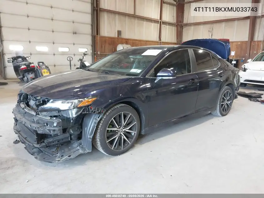 Auction sale of the 2021 Toyota Camry , vin: 4T1T11BKXMU033743, lot number: 45035749
